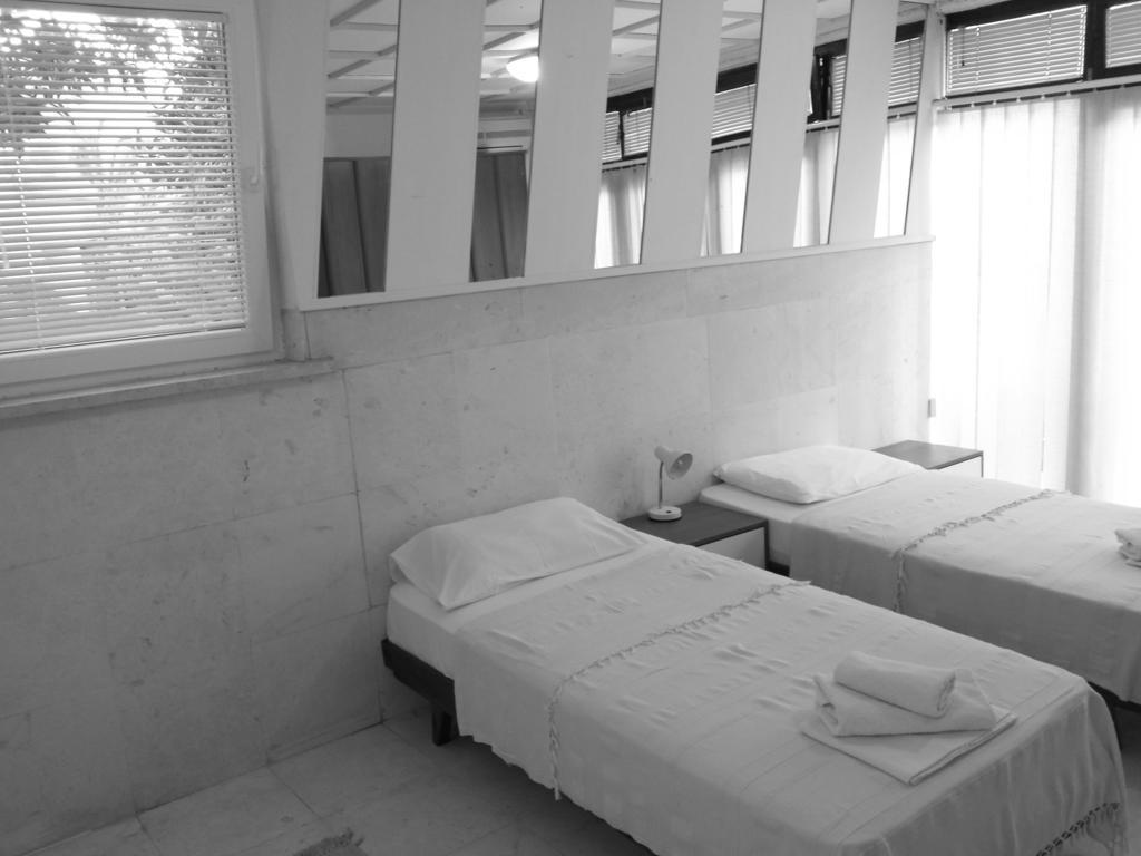 Apartments Almaja Villa Petrovac Room photo